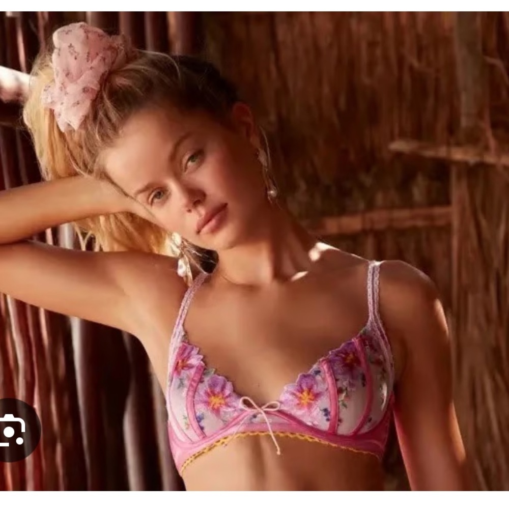 Like New Plumeria Bra xs